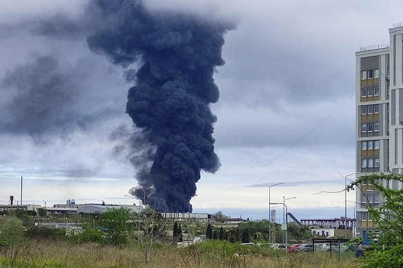 Loạt tên lửa Ukraine tấn công Sevastopol, giao thông trên cầu Crưm tạm dừng