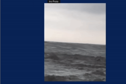 Lũ lụt như sóng thần ở Libya cuốn trôi người, xe cộ ra biển