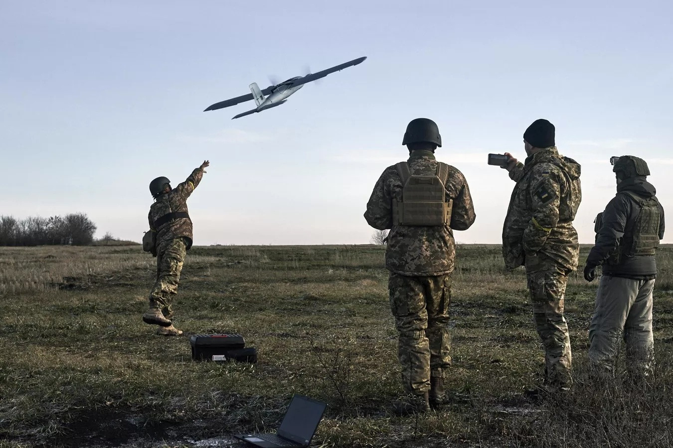 Ukraine có UAV tấn công mới, EC hứa tiếp tục hỗ trợ Kiev