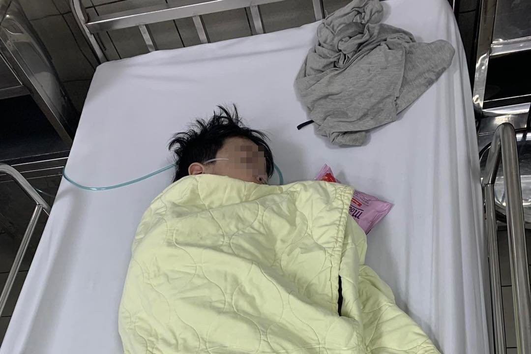 Vụ cháy chung cư mini ở Khương Hạ: Bé trai nằm một mình ở viện đã có bố đến nhận