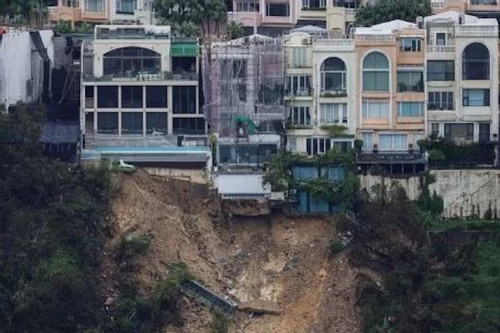 Nhà triệu USD ở Hong Kong trơ móng sau mưa lớn, để lộ tầng hầm không phép