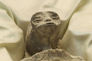 Thi thể 1.000 năm tuổi của 'người ngoài hành tinh' được đưa ra Quốc hội Mexico