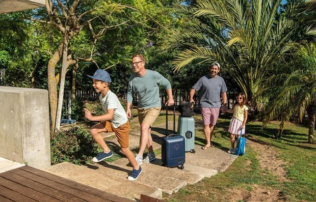 Luxurious accommodations in Vietnam have launched various promotion programs in anticipation of peak tourism season. (Photo: VietnamPlus) ảnh 1