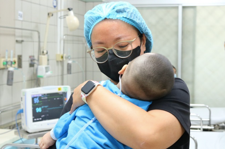 5 nạn nhân vụ cháy chung cư ở Khương Hạ vẫn trong tình trạng nặng, nguy kịch