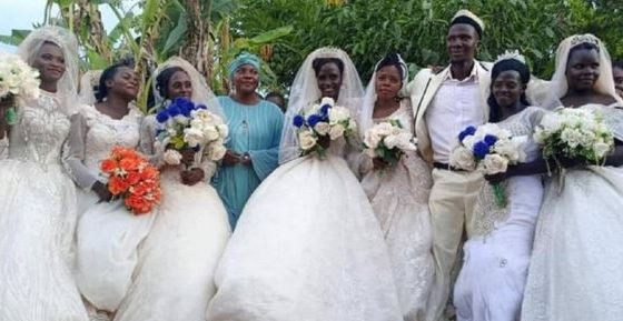 Cưới một lúc 7 người vợ, chú rể ở Uganda tặng mỗi cô dâu một ô tô mới - 1