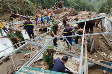 Đã tìm thấy 5 người mất tích trong trận lũ ống ở Lào Cai