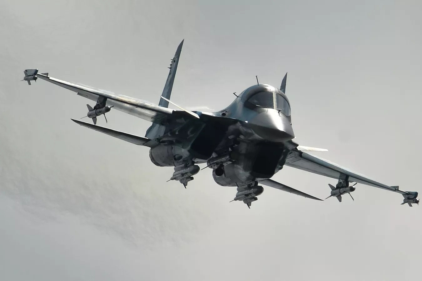 Tiêm kích Su-34 Nga lần đầu phóng tên lửa hành trình tầm xa ở Ukraine