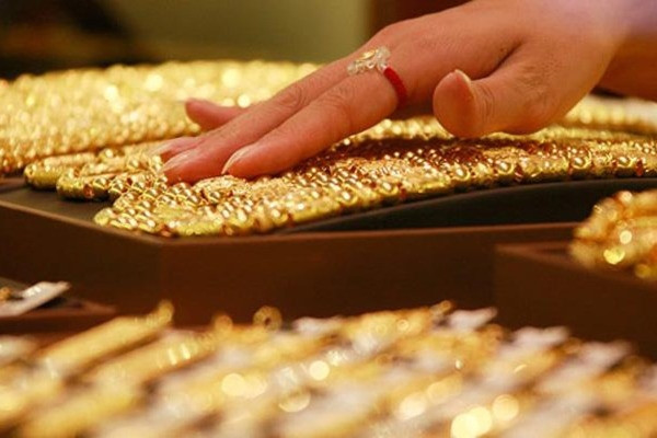Bản tin kinh tế 16/9: 'Xoá' điều kiện bán vàng trang sức, giá gạo lao dốc