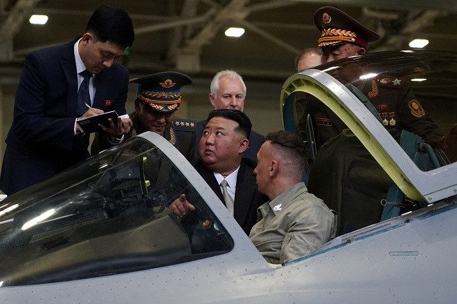 Ông Kim Jong Un ‘ấn tượng sâu sắc’ về ngành sản xuất máy bay của Nga