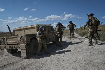 Ukraine nói kiểm soát làng chiến lược ở Bakhmut, Mỹ sắp viện trợ thêm cho Kiev