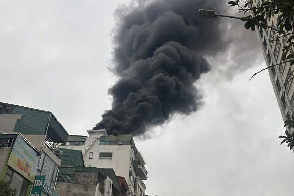 Hà Nội: Cháy nhà cao tầng ở quận Thanh Xuân