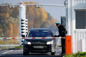 Ba Lan cấm phương tiện đăng ký ở Nga nhập cảnh