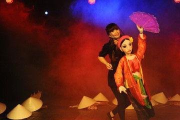 Female artist brings Vietnamese stage puppetry to the world