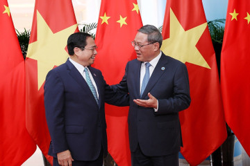 Hình ảnh ngày làm việc đầu tiên của Thủ tướng tại TP xanh của Trung Quốc
