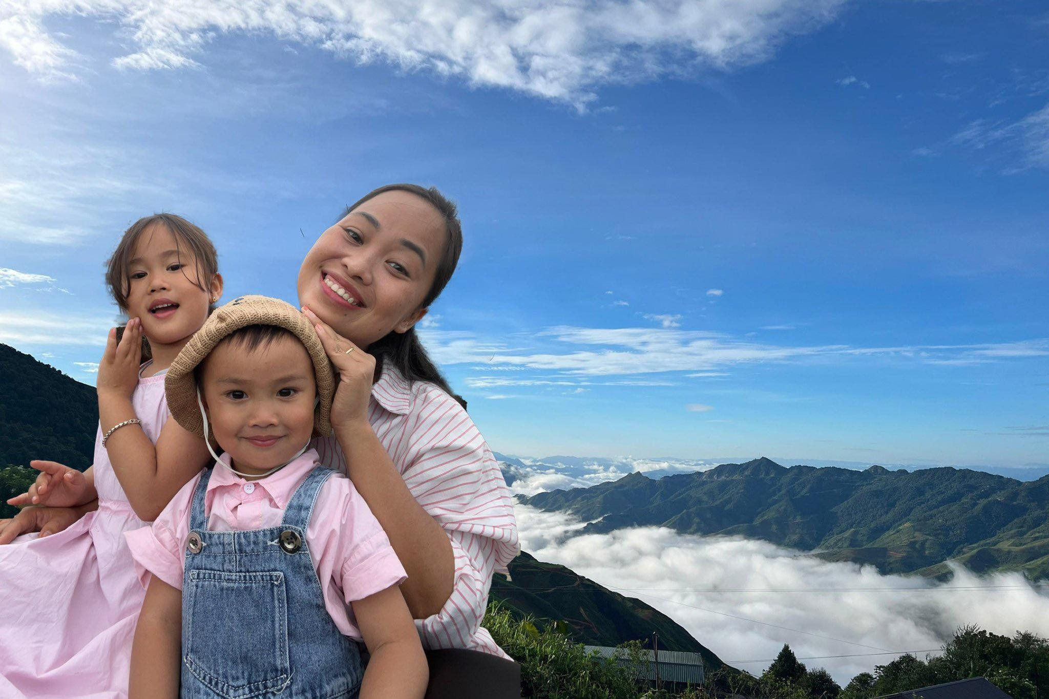Mẹ Hà Nội đưa con bỏ phố lên núi, đến 'thiên đường mây' sống một tháng
