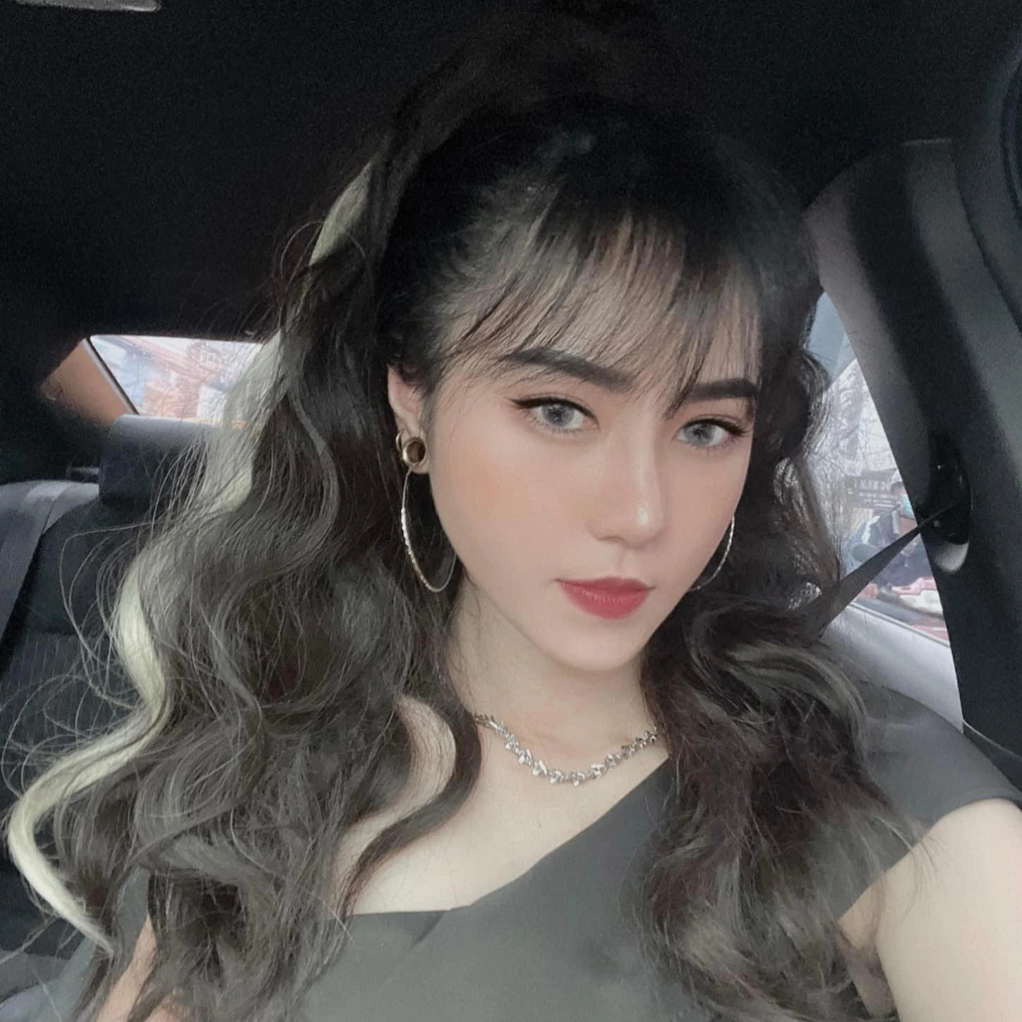 Cô gái Đồng Nai xinh đẹp phát khổ vì cái tên độc lạ, không giống ai - 2