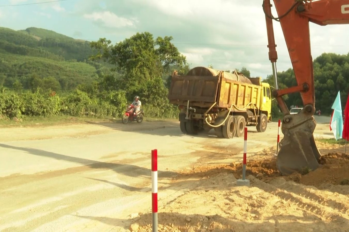 Cử tri kiến nghị mở rộng quốc lộ, Bộ GTVT chưa bố trí được vốn