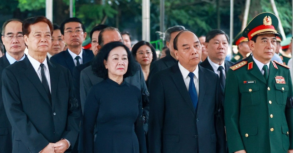 Party, State leader pay tribute to Sen. Lieu. Gen. Nguyen Chi Vinh