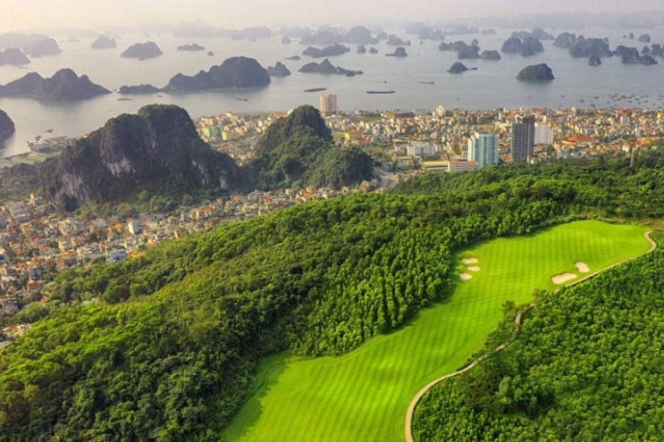 Four Vietnamese representatives among 11 best golf resorts in Asia