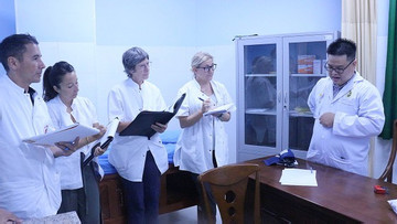 HCMC welcomes foreigners to study traditional medicine