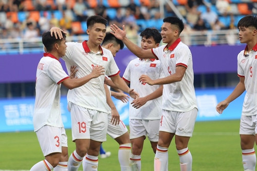Video bàn thắng Olympic Việt Nam 4-2 Mông Cổ: Ra quân thuận lợi