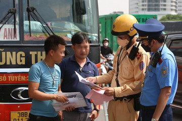 4 loại giấy tờ cảnh sát giao thông được kiểm tra khi dừng ô tô