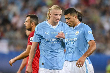 Rodri trách khéo Haaland sau cú ăn ba của Man City