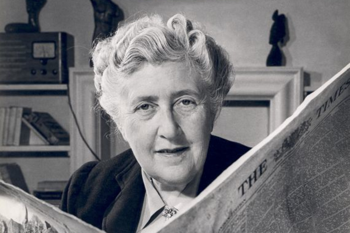 10 sự thật th&uacute; vị c&oacute; thể bạn chưa biết về Nữ ho&agrave;ng trinh th&aacute;m