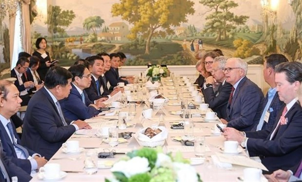PM calls on US semiconductor firms to invest more in Vietnam hinh anh 1