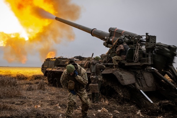 Tiết lộ số đạn pháo khổng lồ Ukraine và Nga tiêu tốn mỗi ngày
