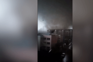 Trận lốc xoáy kinh hoàng tấn công thành phố khiến 1 người thiệt mạng