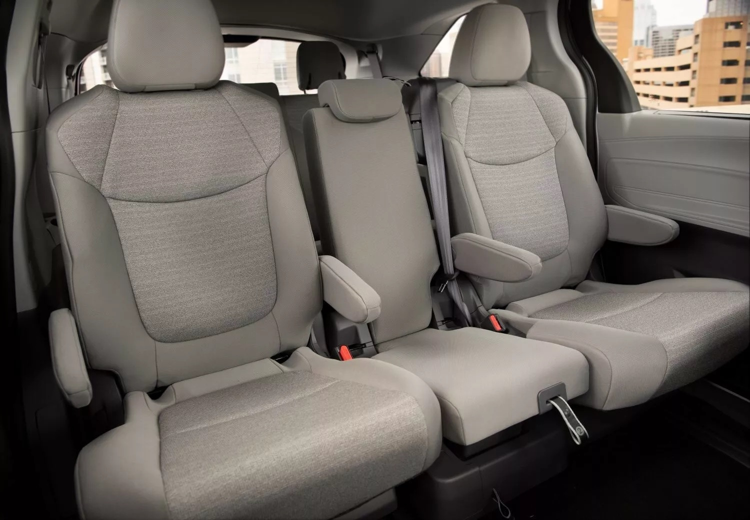 Toyota Sienna 2024 ra mắt, ít thay đổi chỉ dành cho đại gia Việt chịu chơi