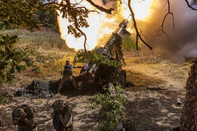 Ukraine nói phóng UAV, tên lửa gây thiệt hại nghiêm trọng cho căn cứ Nga ở Crưm
