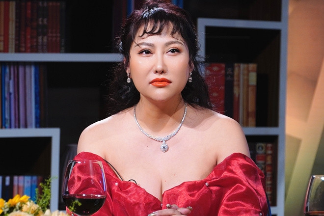 Vì sao Phi Thanh Vân ra phim về bí mật showbiz đúng ngày xử bà Phương Hằng?