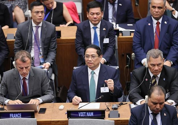 PM attends UN climate ambition summit, pandemic preparedness meeting hinh anh 1