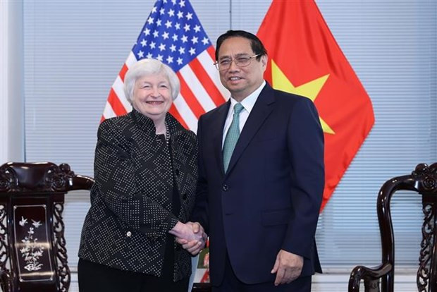 Vietnamese PM meets US Treasury Secretary, leaders of economic groups