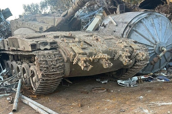 Xe tăng của quân đội Israel bị đánh cắp, xuất hiện ở bãi phế liệu