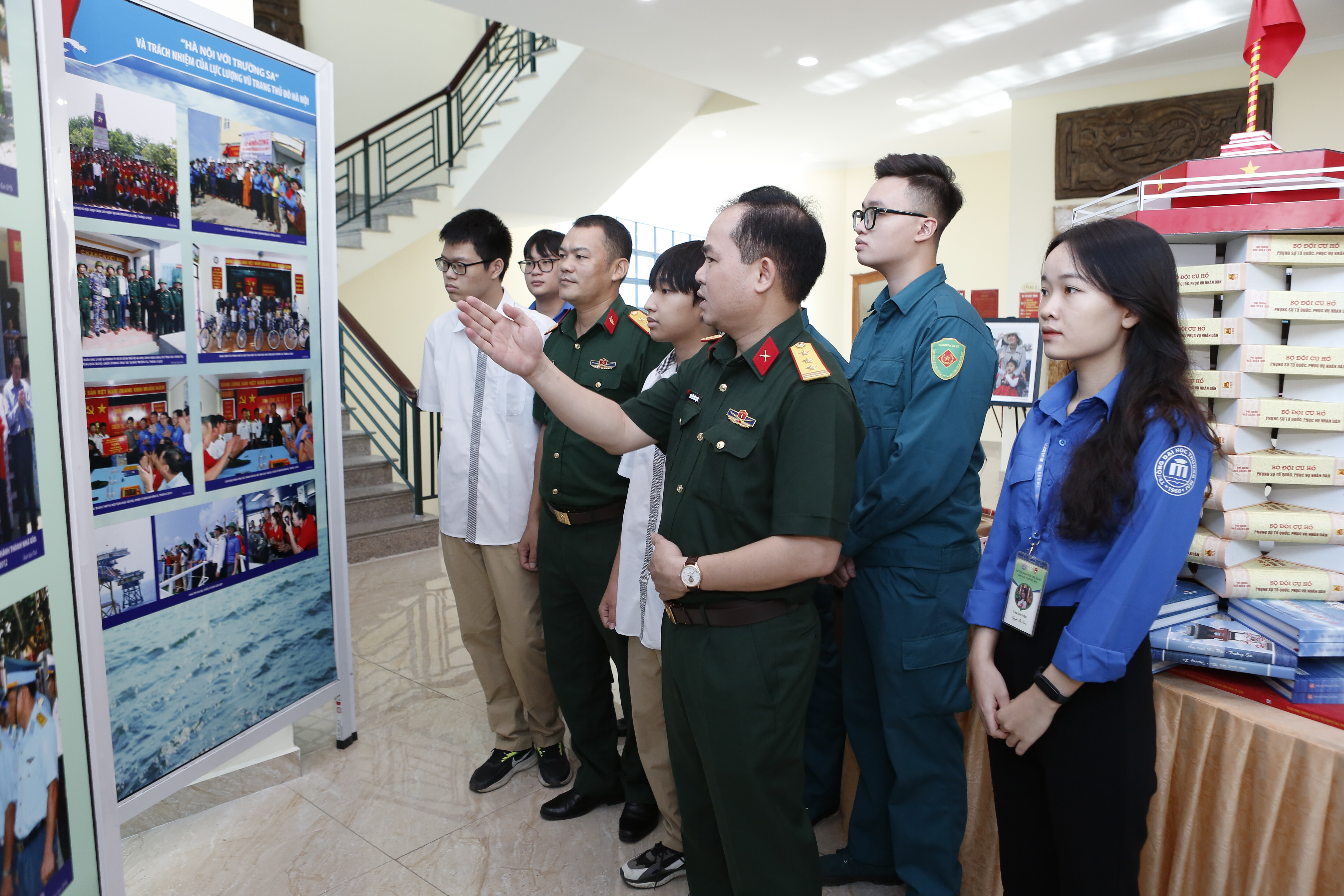 Giao lưu 'Hà Nội với Trường Sa và trách nhiệm của lực lượng vũ trang Thủ đô'