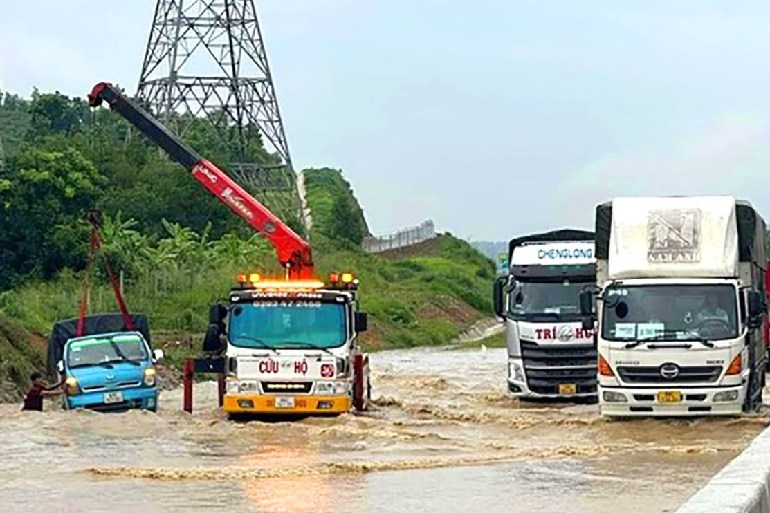 Lý do chậm xử lý sự cố ngập trên cao tốc Phan Thiết - Dầu Giây