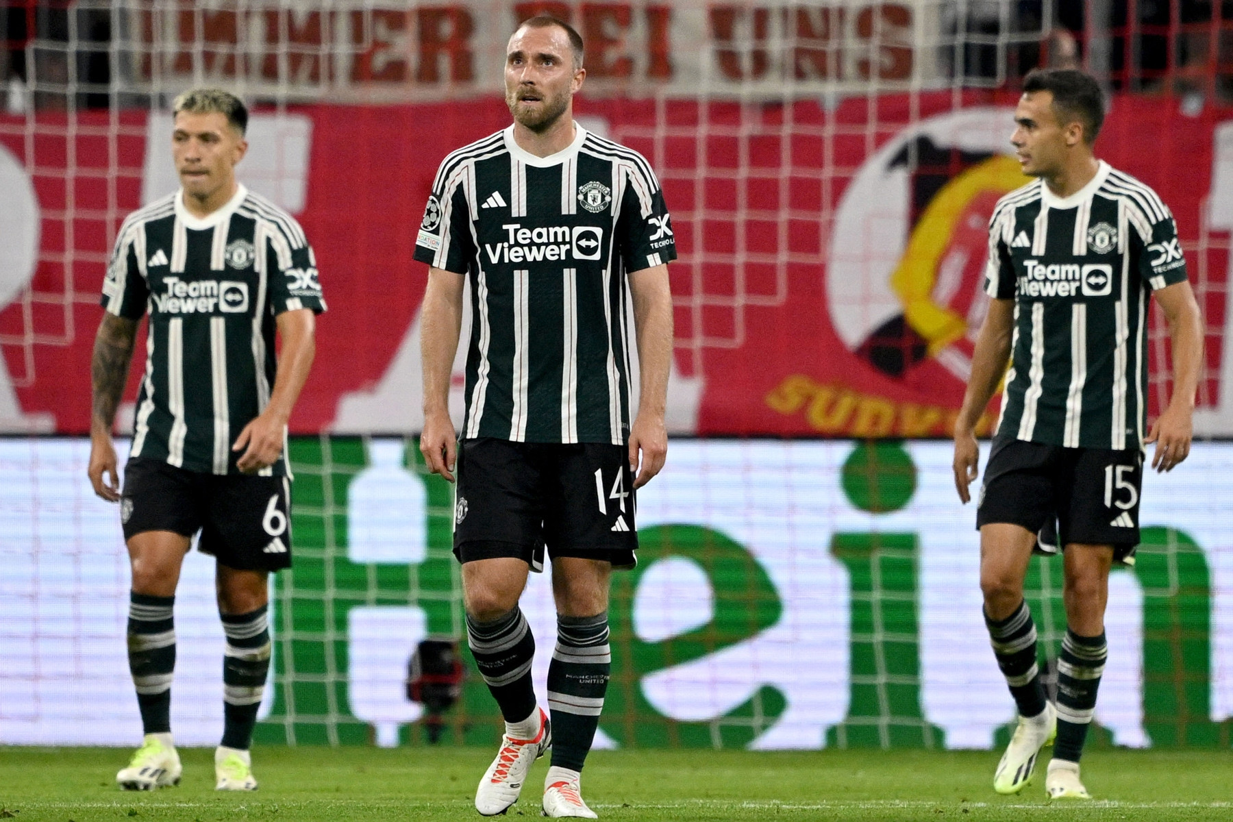 MU khủng hoảng: Erik ten Hag là nạn nhân chính mình