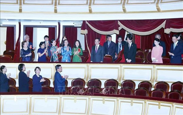 Japanese Crown Prince, Crown Princess watch new opera commemorating diplomatic ties hinh anh 2