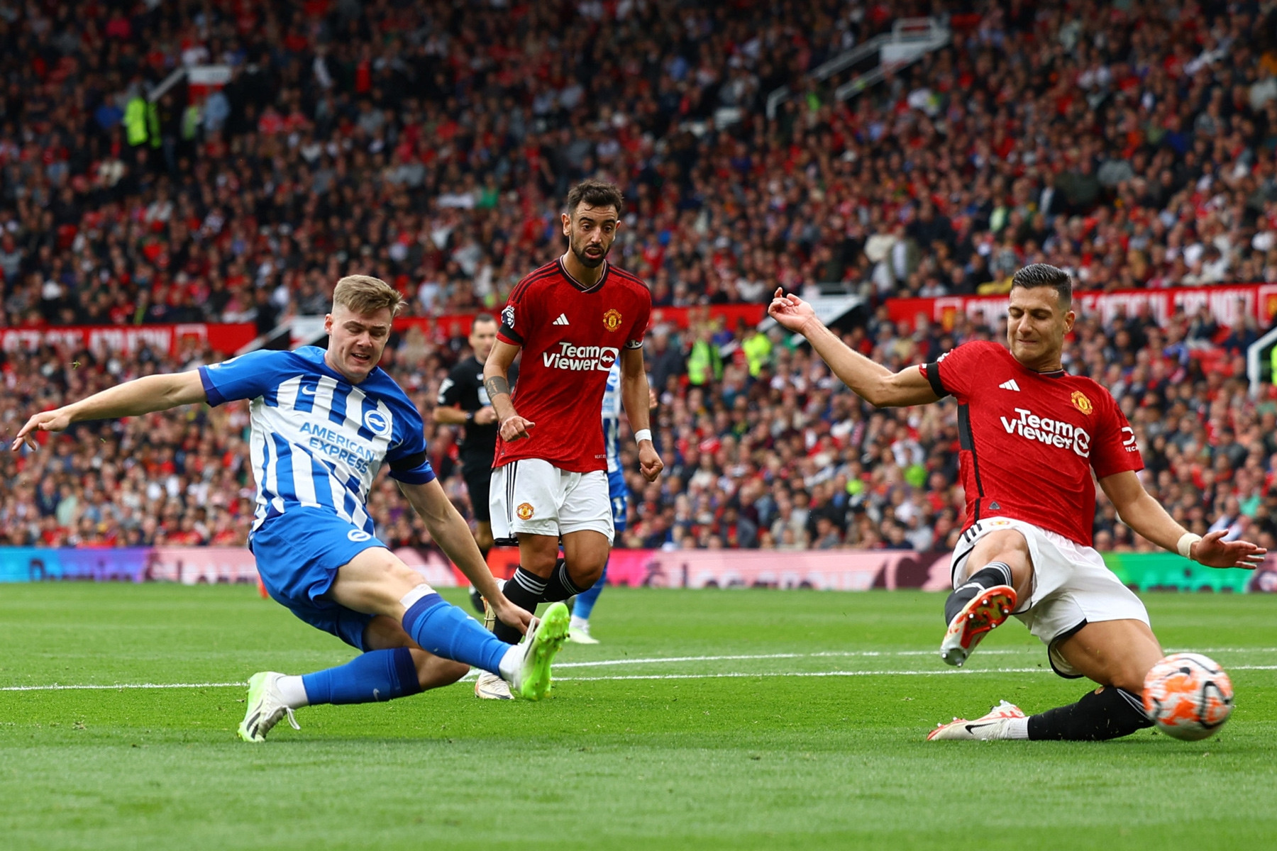 MU hỏi mua Ferguson, Barca liên hệ De Ligt