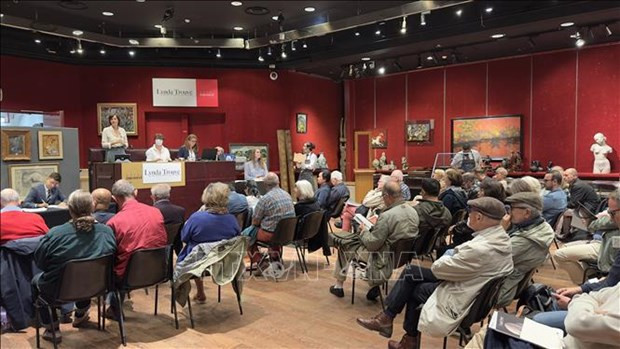 Paintings of King Ham Nghi auctioned in France hinh anh 3