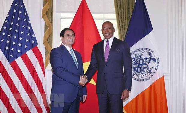 PM meets with New York Mayor, opens Nasdaq trading session hinh anh 1
