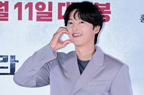 Song Joong Ki hạnh phúc khi nhắc tới con trai, phủ nhận tin đồn về vợ