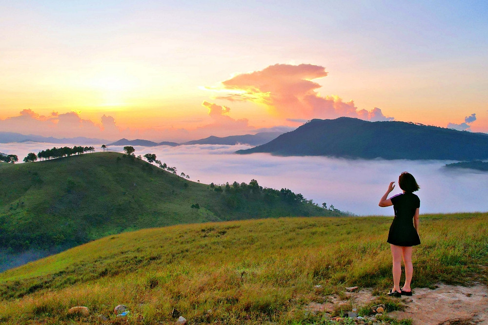 Điểm cắm trại săn mây 'siêu đỉnh' ở Quảng Ninh, cảnh đẹp không kém ở Tà Xùa