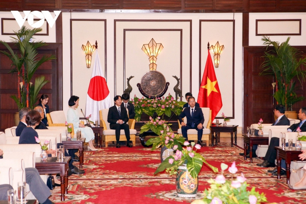 japanese crown prince, crown princess visit da nang picture 1