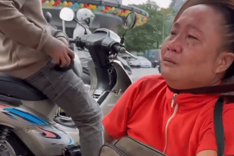 Người phụ nữ khuyết tật bị lừa tráo 840 tờ vé số cũ
