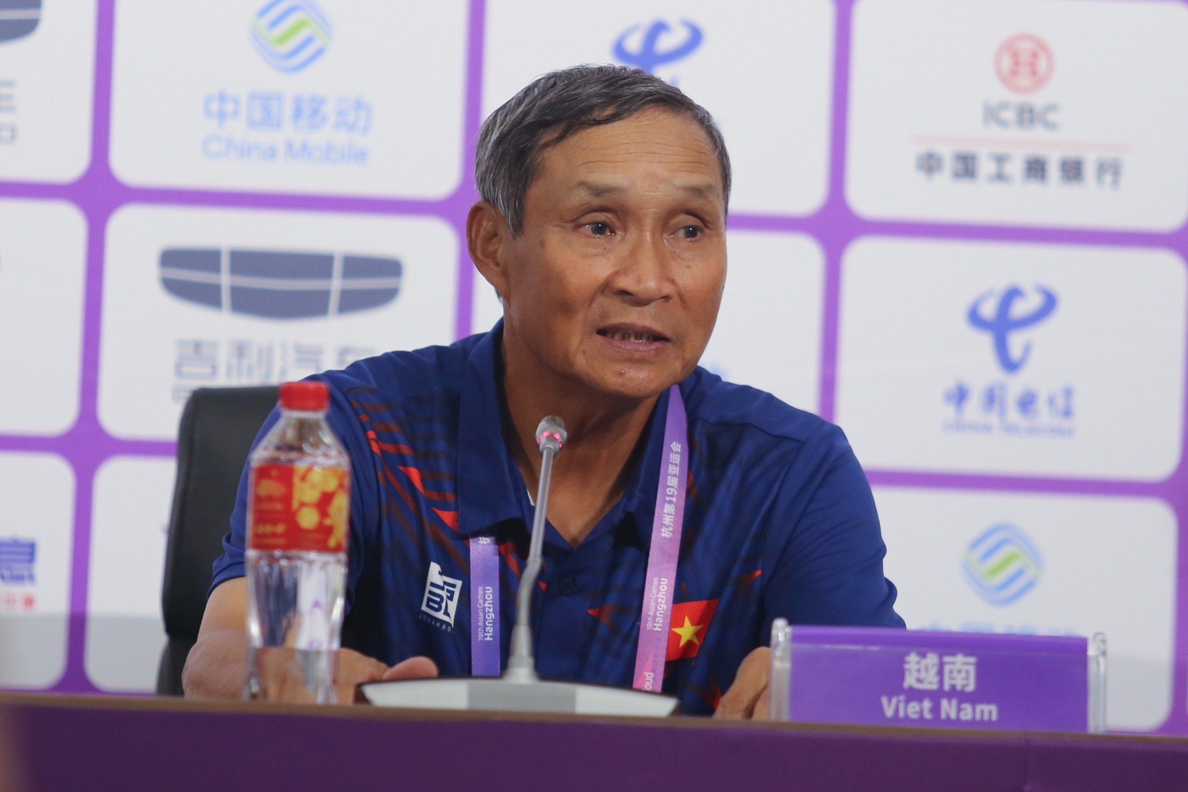 HLV Mai Đức Chung: Tuyển nữ Việt Nam bung hết sức đấu đội Nhật Bản