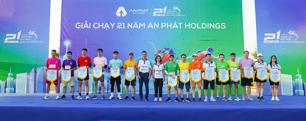 1500 người tham dự giải chạy 21 năm An Phát Holdings